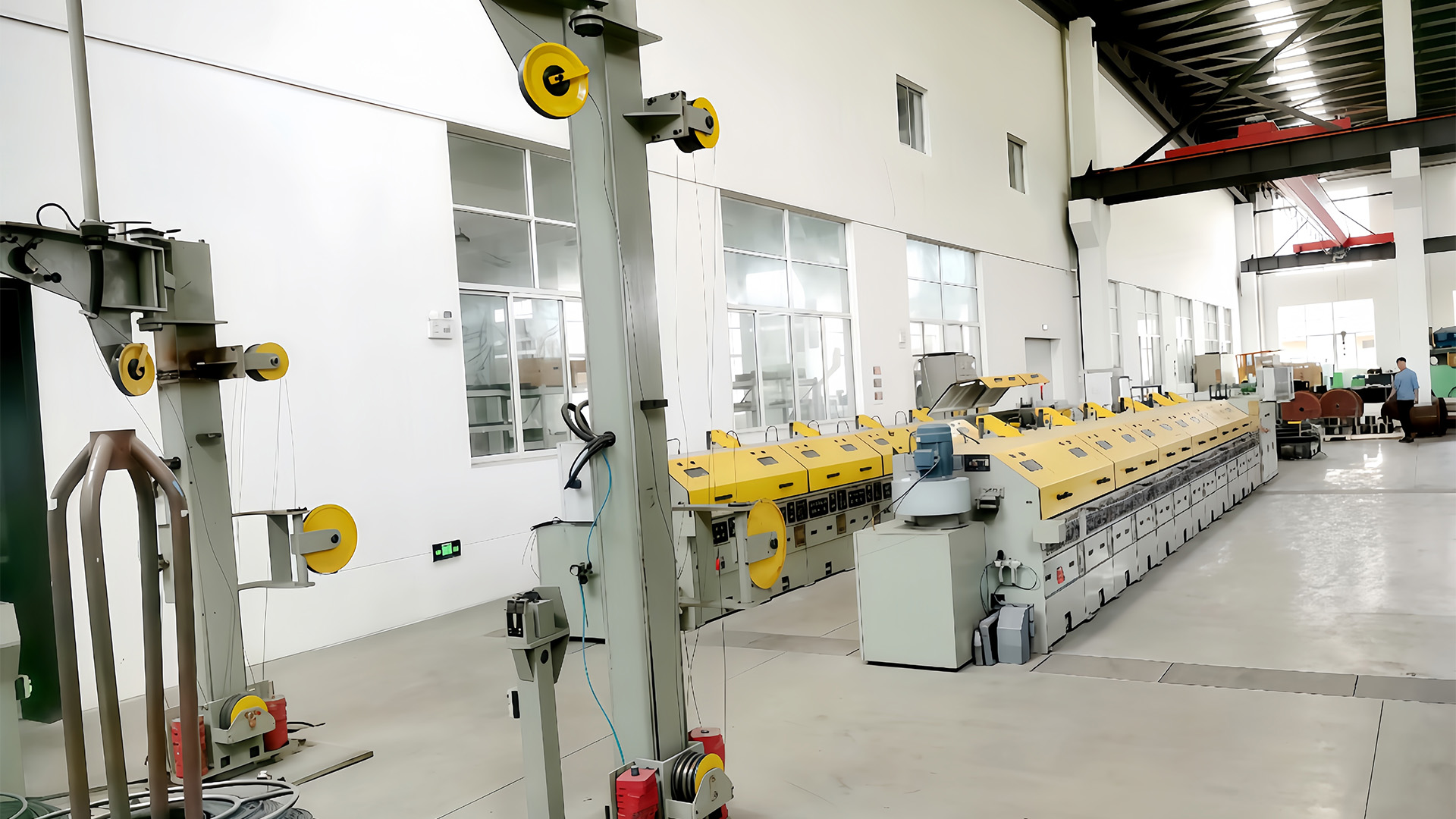 Paano pinapanatili ng Wire Pay-off Machine ang kontrol ng tensyon upang maiwasan ang pag-unat o pagpapapangit ng wire sa panahon ng pay-off?